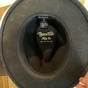 Women’s small Brixton hat in black